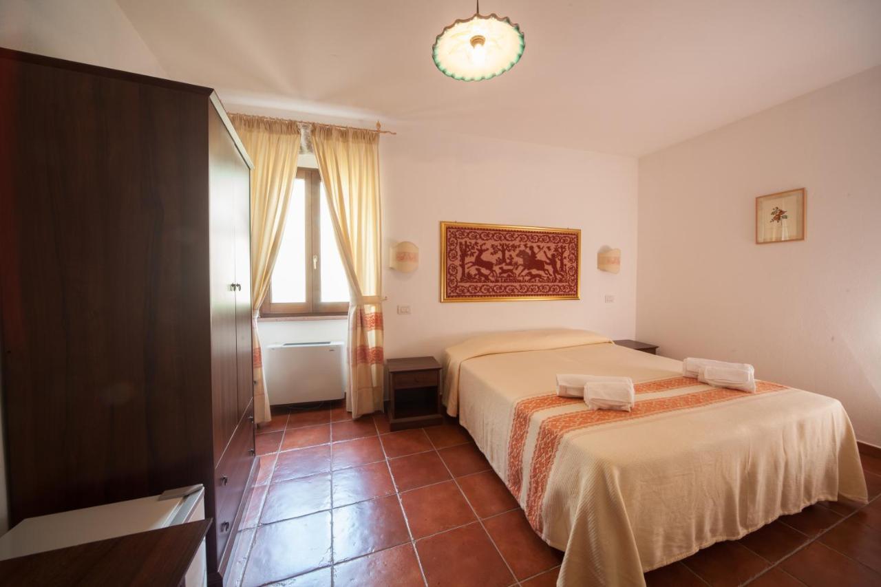Affitta Camere Casa Delle Rose Villanova Monteleone Exterior foto